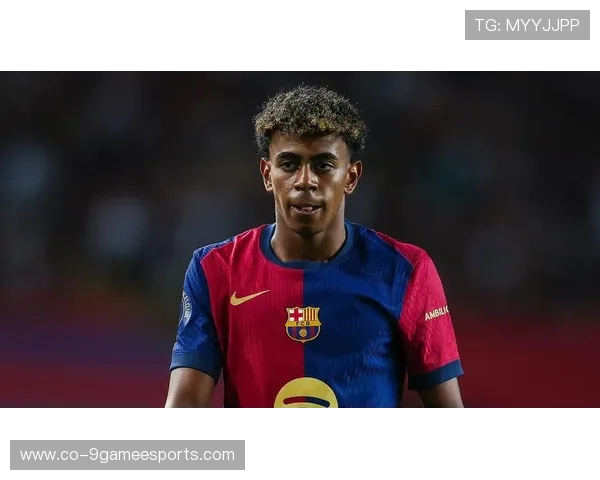 足球球星独特发型两条杠设计分析与时尚潮流趋势解读